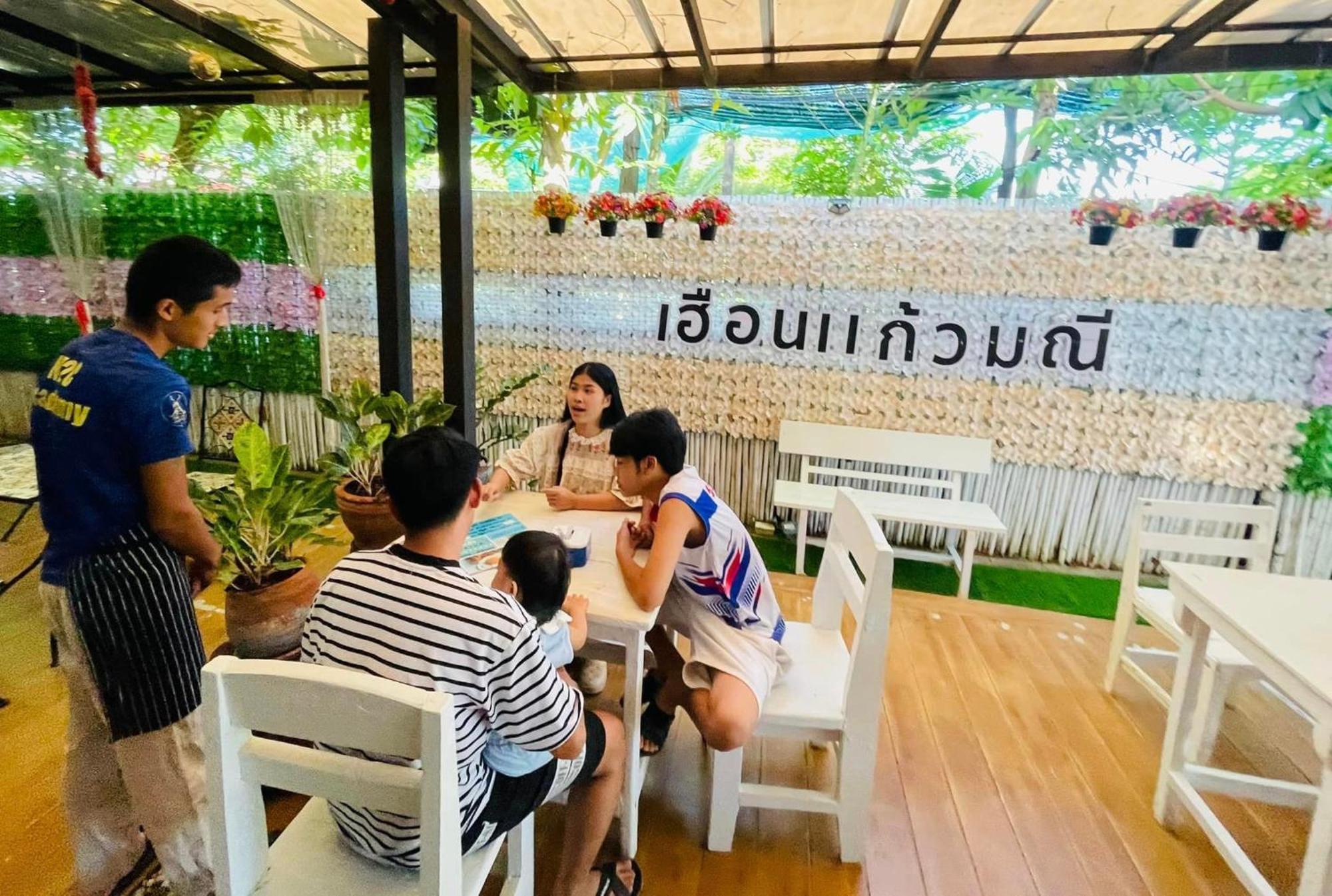 I Am Cottage เฮือนแก้วมณี Nakhon Pathom Exterior foto