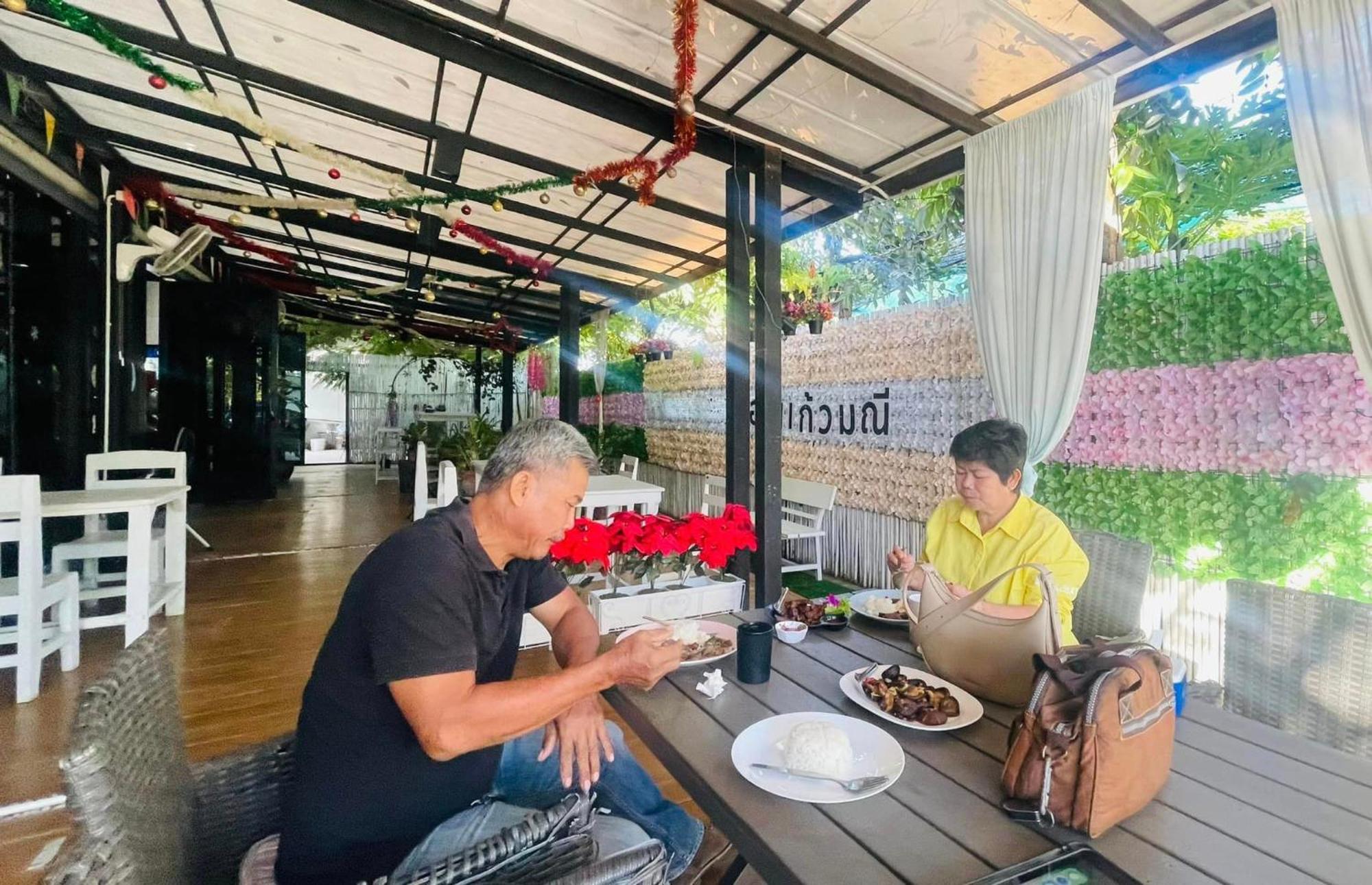 I Am Cottage เฮือนแก้วมณี Nakhon Pathom Exterior foto